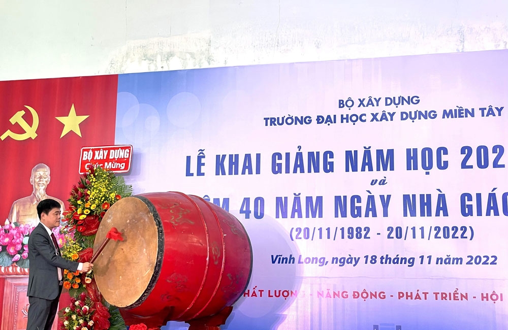 Khai giảng Trường Đại học Xây dựng Miền Tây: Trao học bổng cho sinh viên trị giá 1,3 tỷ đồng