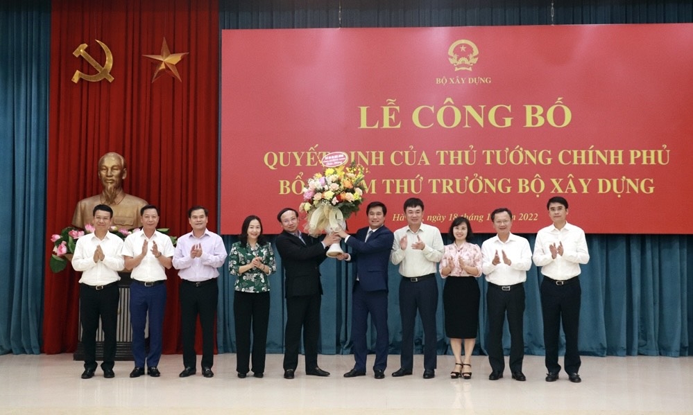 Công bố, trao quyết định bổ nhiệm Thứ trưởng Bộ Xây dựng Nguyễn Tường Văn