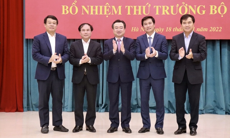 Announcement to appoint Deputy Minister of Construction Nguyen Tuong Van