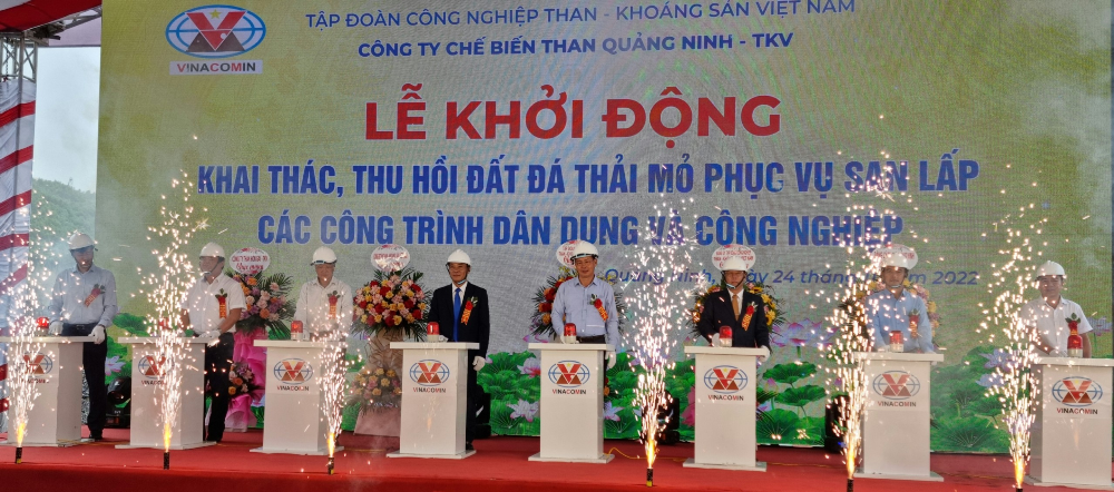 Quảng Ninh: Khối lượng lớn đất đá thải mỏ được cấp phép cho san lấp mặt bằng