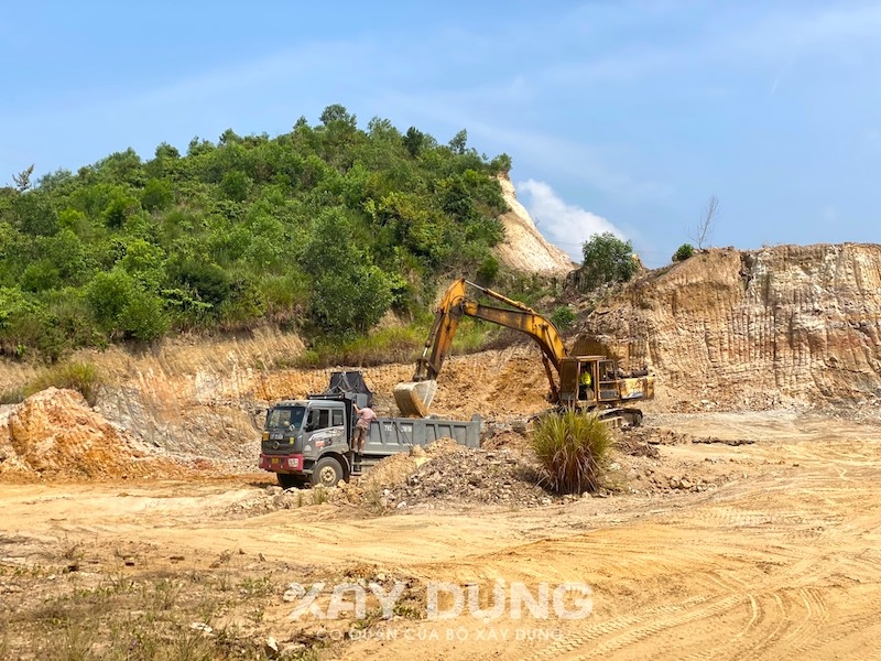 Phạt gần 1 tỷ đồng, đình chỉ hoạt động khai thác khoáng sản đối với Công ty TNHH Lý Tuấn