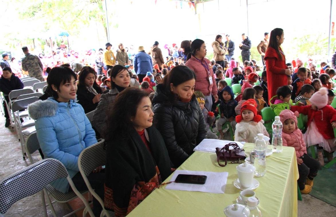 “Áo ấm vùng cao”: Mang yêu thương đến với giáo dục huyện Yên Minh, Hà Giang