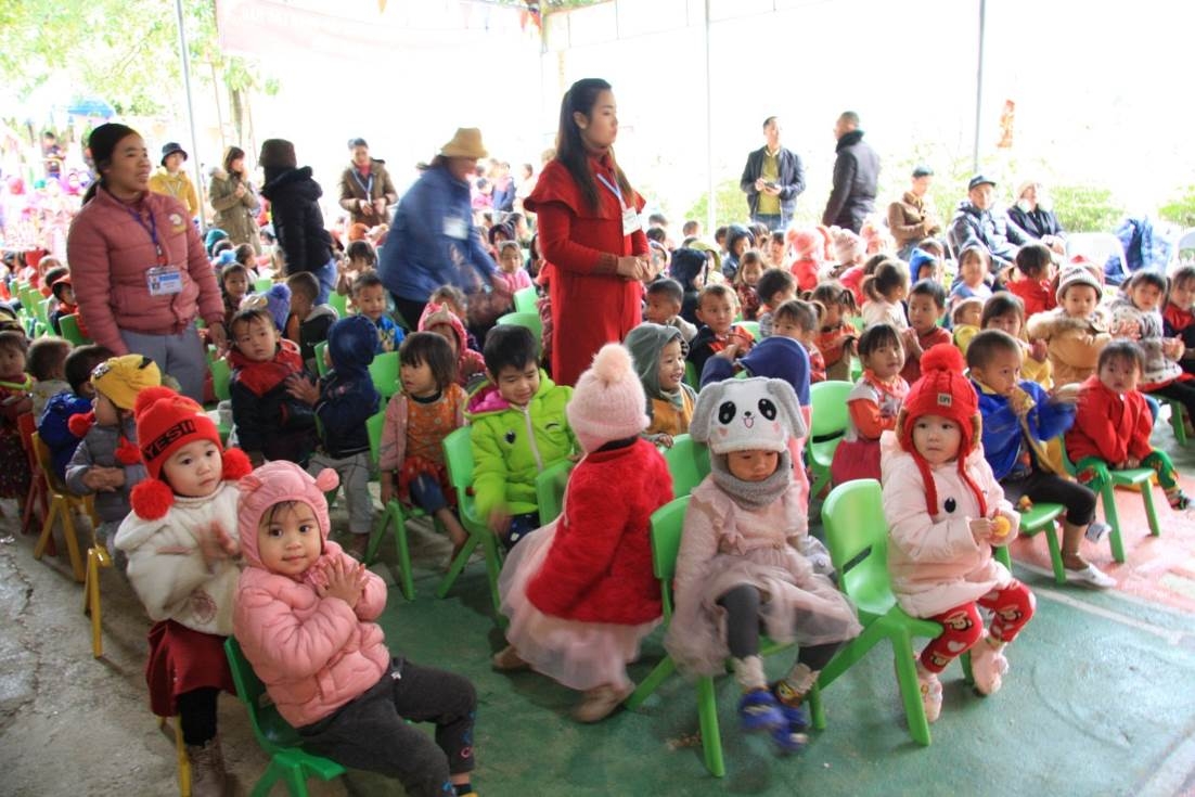 “Áo ấm vùng cao”: Mang yêu thương đến với giáo dục huyện Yên Minh, Hà Giang