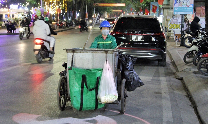 Tâm sự của nữ lao công 30 năm không đón giao thừa với gia đình