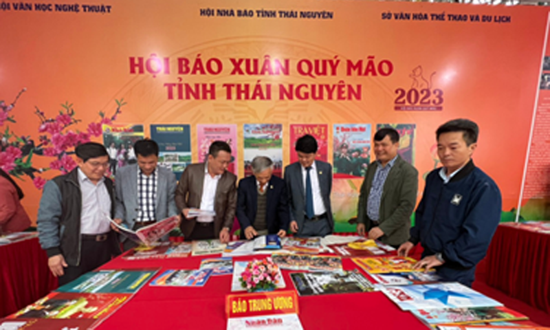 Thái Nguyên: Tổ chức Lễ hội thơ Nguyên tiêu và Hội Báo xuân Quý Mão