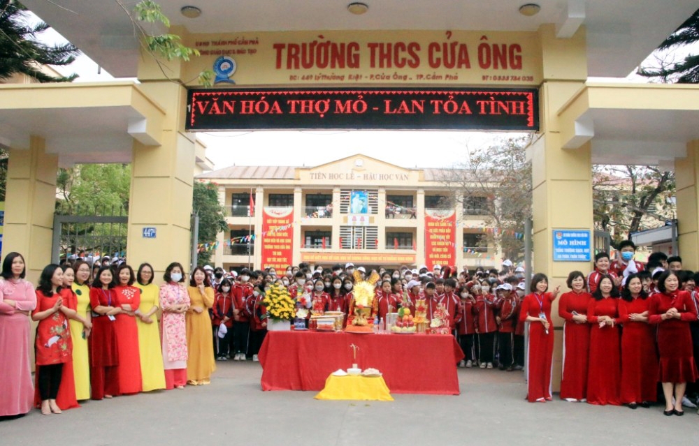 Quảng Ninh: Hiểm họa từ việc đốt vàng mã trên đường phố