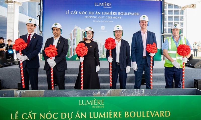 Masterise Homes chính thức cất nóc LUMIÈRE Boulevard