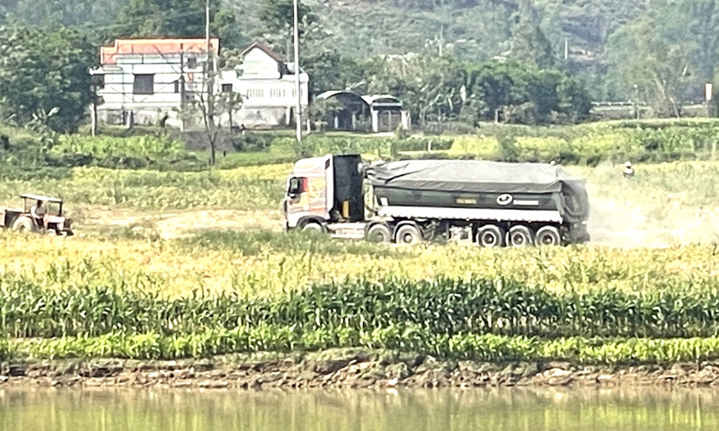 Quảng Nam: Yêu cầu các doanh nghiệp khai thác khoáng sản phải ưu tiên cung ứng vật liệu phục vụ các công trình trọng điểm trên địa bàn