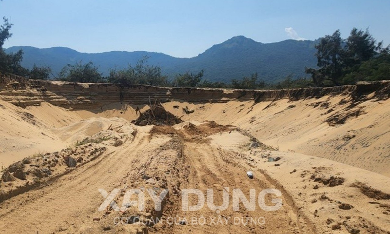 Phù Cát (Bình Định): Nạn mua bán, “lấy trộm” cát tô kéo dài đến bao giờ?