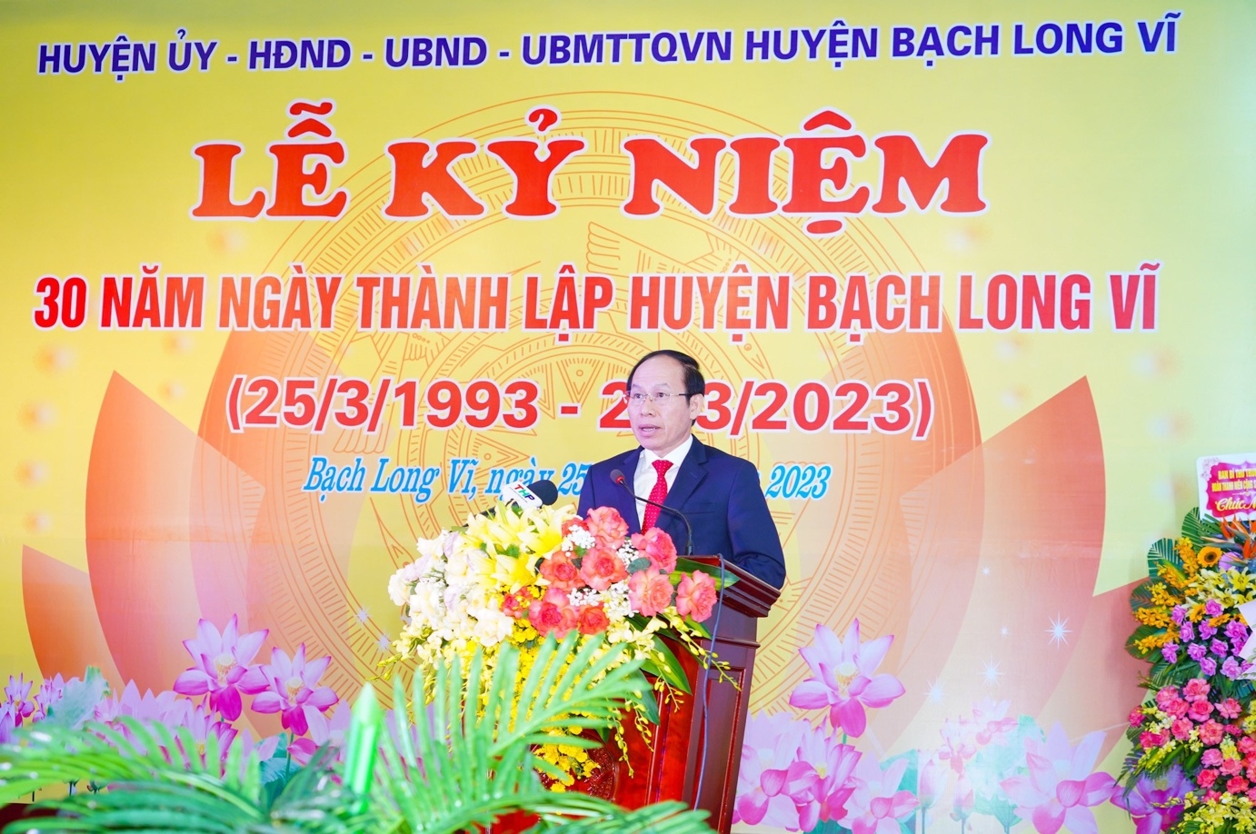 Tưng bừng kỷ niệm 30 năm Ngày thành lập huyện đảo Bạch Long Vĩ