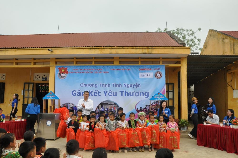 Đoàn Thanh niên Bộ Xây dựng - Viện Vật liệu xây dựng với nhiều hoạt động thiện nguyện đầy ý nghĩa tại Bắc Kạn