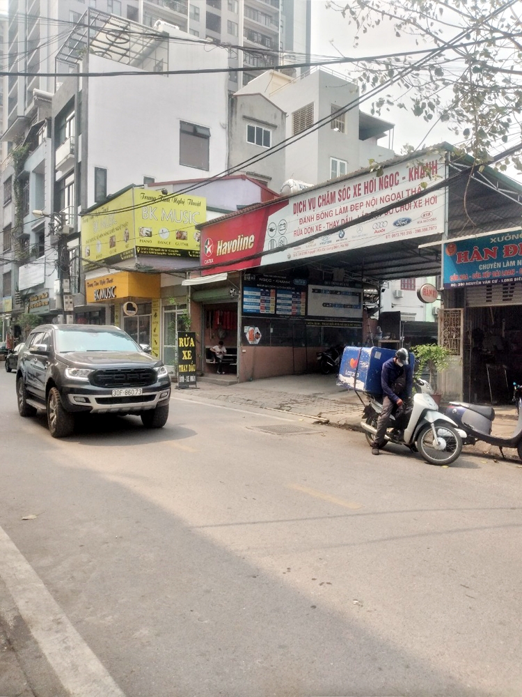 Long Biên (Hà Nội): Ai đang “bảo kê” cho bãi xe hoạt động không phép?