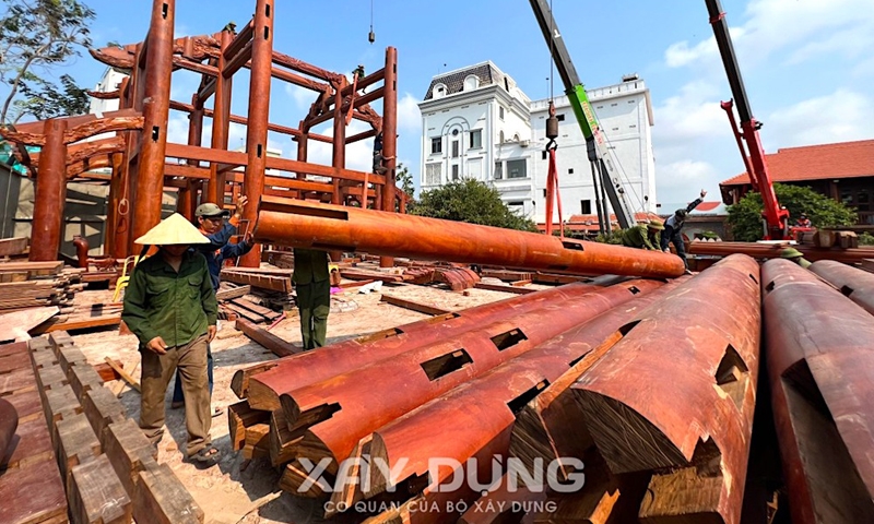 Quảng Ngãi: Đại gia Nguyễn Hồng Sơn tự tháo dỡ biệt phủ xây dựng trái phép