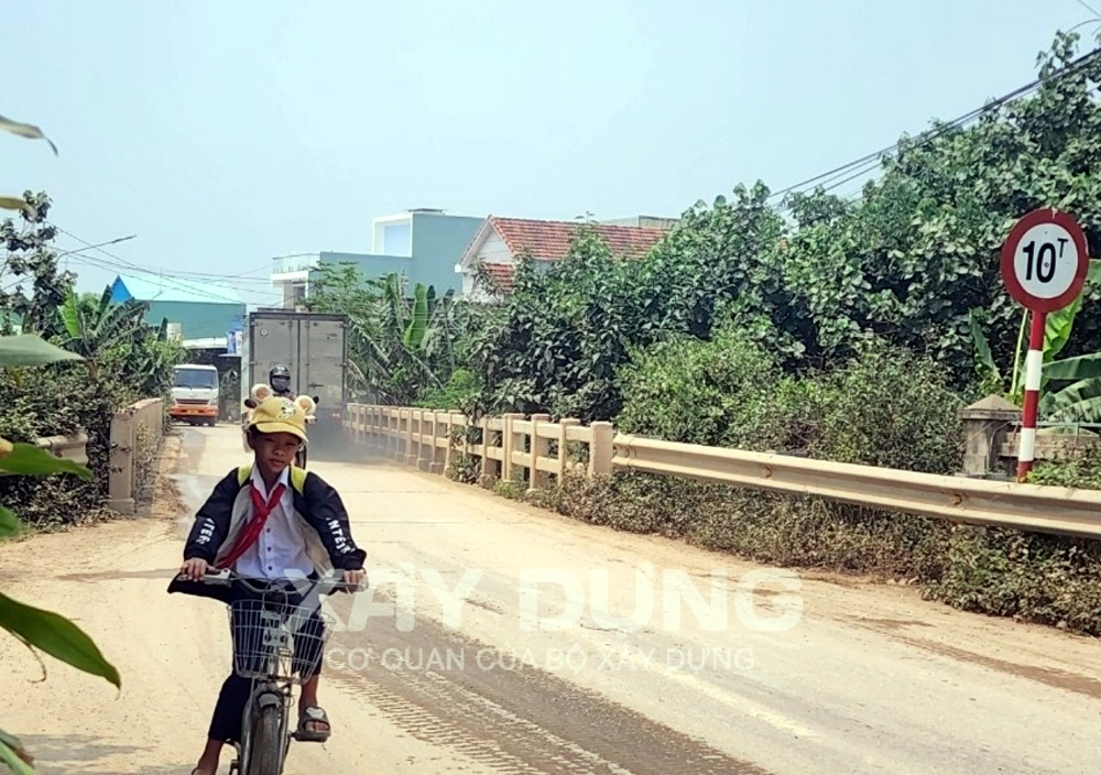 Bình Định: “Hung thần” cày nát đường quê, đơn vị thi công thoái thác trách nhiệm