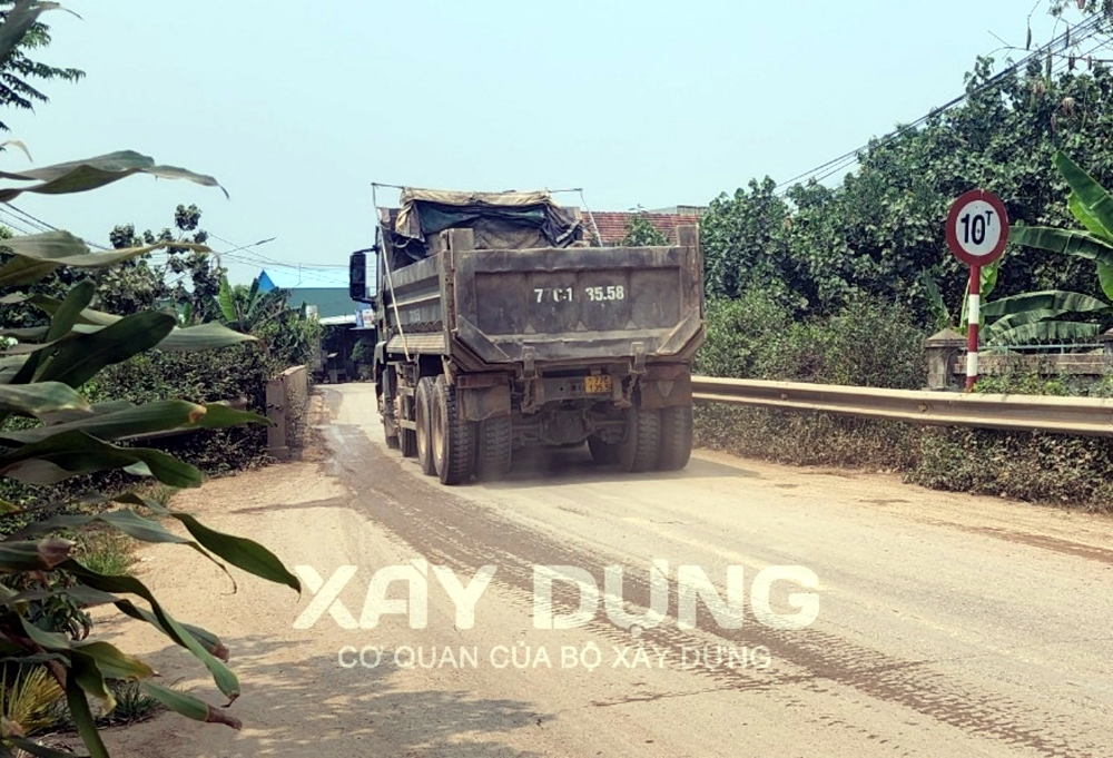 Bình Định: “Hung thần” cày nát đường quê, đơn vị thi công thoái thác trách nhiệm