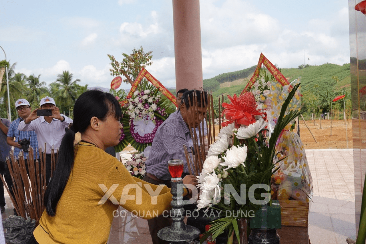 Bình Định: Khánh thành công trình xây dựng Bia di tích và mộ tập thể các liệt sĩ hy sinh tại đồi Xuân Sơn