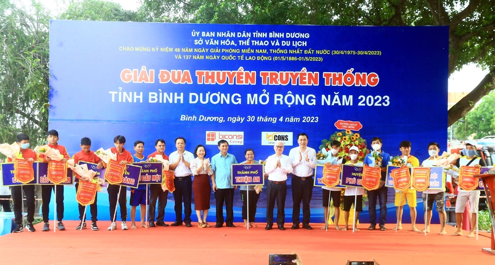 Bình Dương: Sôi nổi Giải đua thuyền truyền thống năm 2023