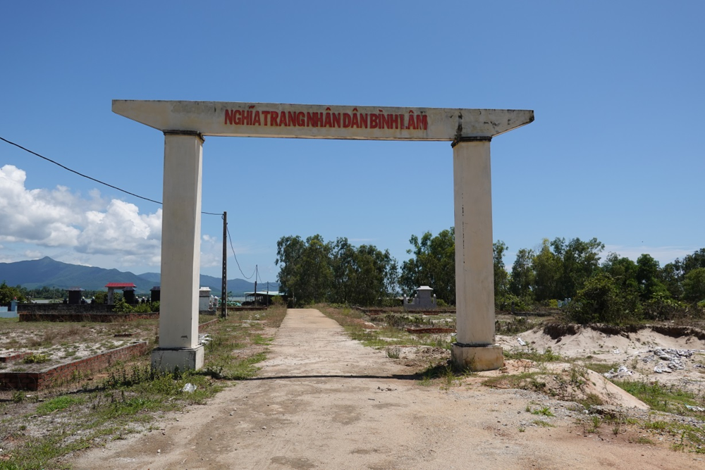 Phù Mỹ (Bình Định): Nuôi vịt trên đất quy hoạch nghĩa địa gây ô nhiễm môi trường