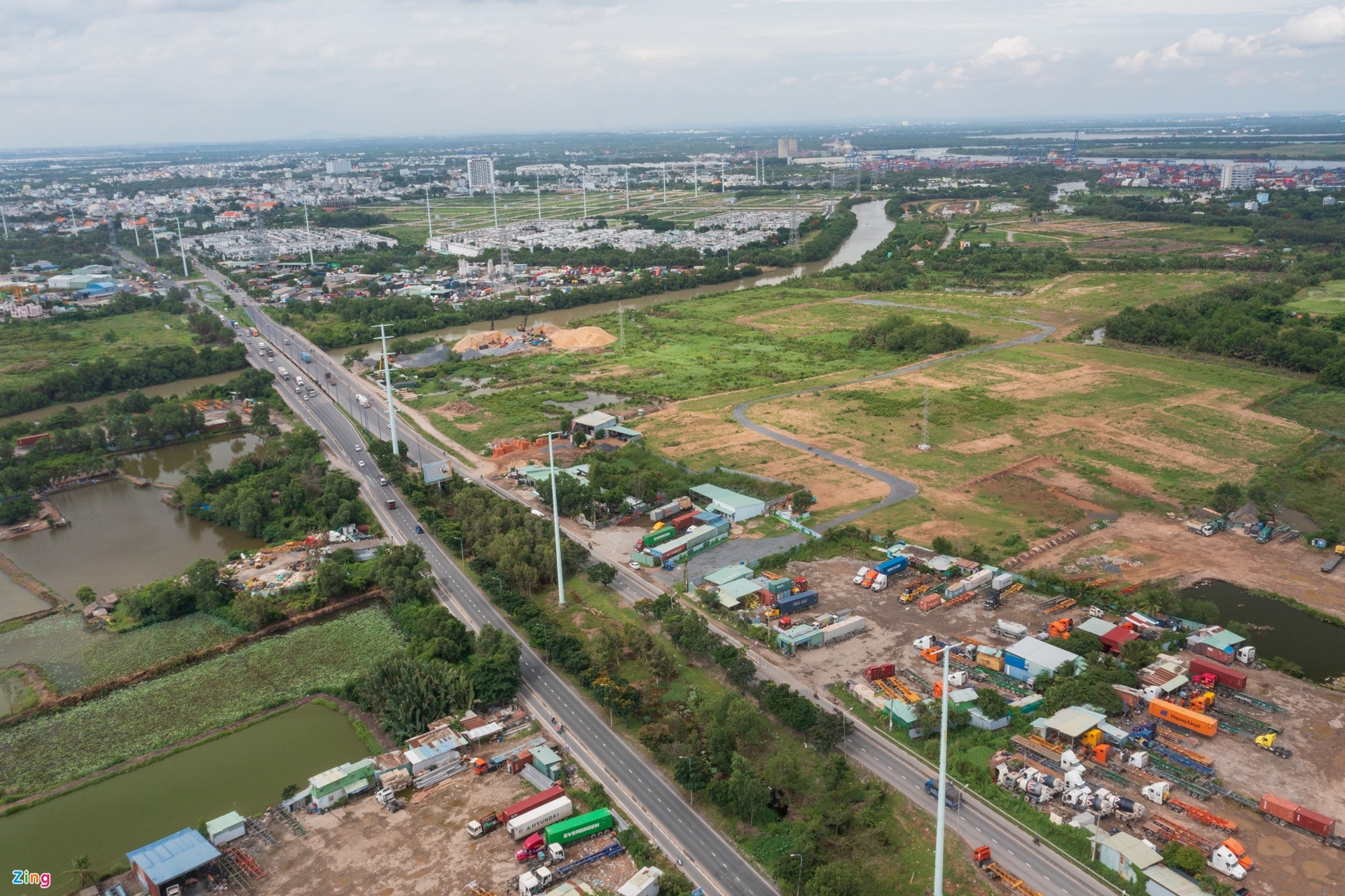 Chủ đầu tư ngoại 'thâu tóm' hàng loạt dự án bất động sản ở TP.HCM