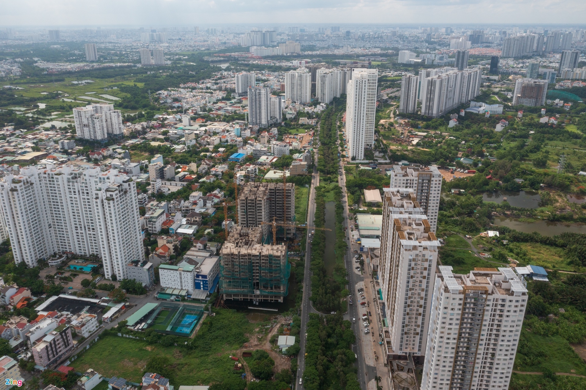 Chủ đầu tư ngoại 'thâu tóm' hàng loạt dự án bất động sản ở TP.HCM