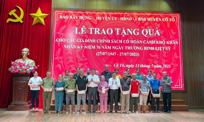 KITA Group trao tặng quà gia đình chính sách có hoàn cảnh khó khăn ở huyện Cô Tô