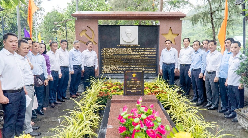 Trưởng Ban Nội chính Trung ương và lãnh đạo tỉnh Bà Rịa – Vũng Tàu thăm, tặng quà các gia đình chính sách