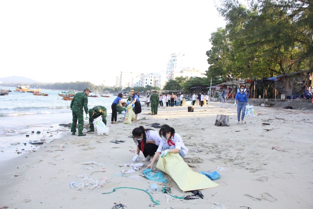 Chung tay xây dựng huyện đảo Cô Tô “không có rác thải nhựa”