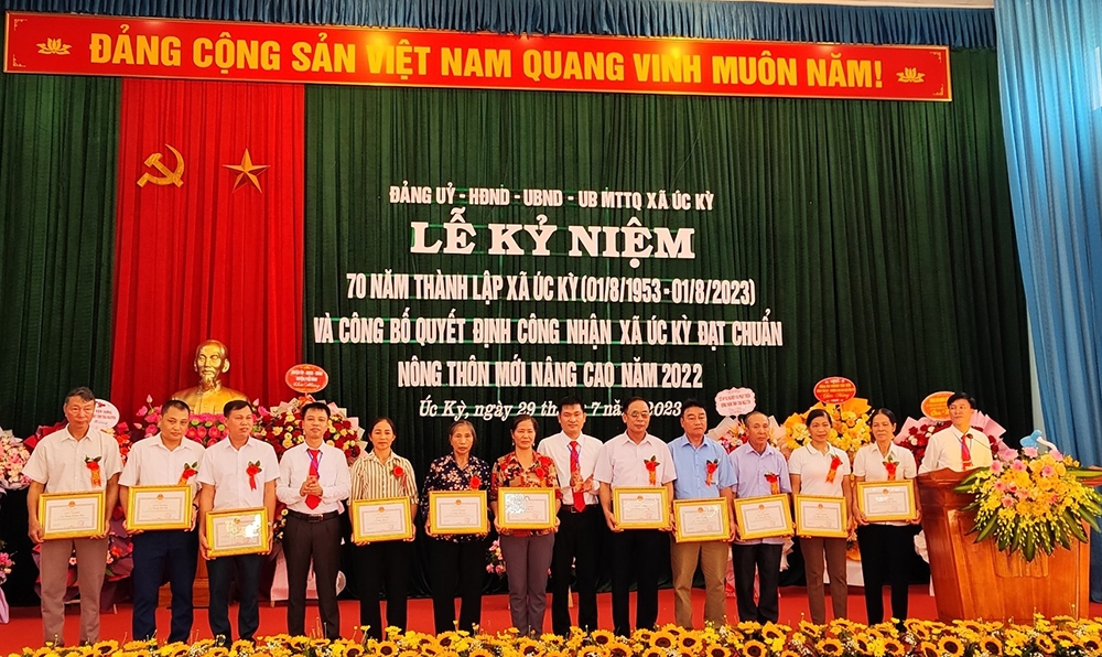 Phú Bình (Thái Nguyên): Xã Úc Kỳ đón bằng công nhận xã nông thôn mới nâng cao