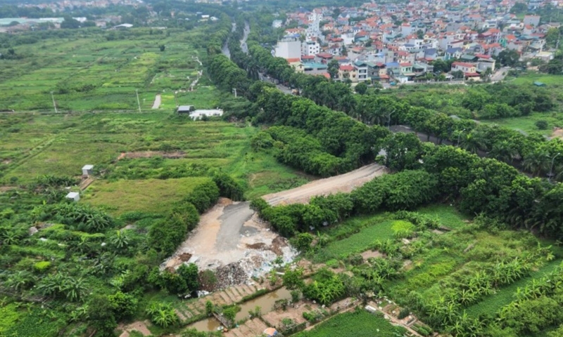 Đa Tốn (Gia Lâm): Đổ trộm rác thải, phế thải xây dựng trên đất nông nghiệp