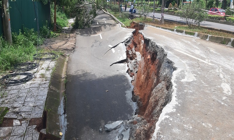 Đắk Nông: Đường Hồ Chí Minh tiếp tục sụt lún, đứt gãy nghiêm trọng