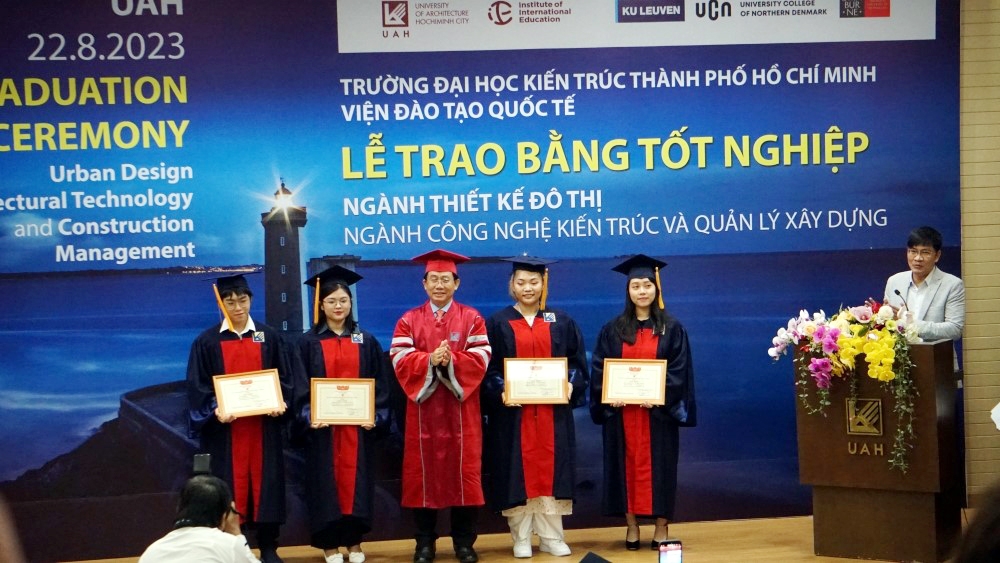 Trường Đại học Kiến trúc Thành phố Hồ Chí Minh: Trao bằng tốt nghiệp chương trình đào tạo quốc tế