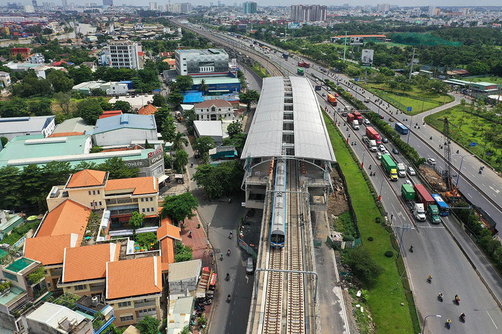 Lần đầu tiên, metro số 1 chạy thử toàn tuyến sau hơn 10 năm khởi công