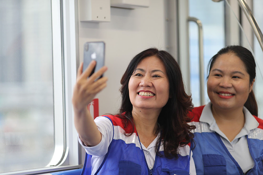 Lần đầu tiên, metro số 1 chạy thử toàn tuyến sau hơn 10 năm khởi công