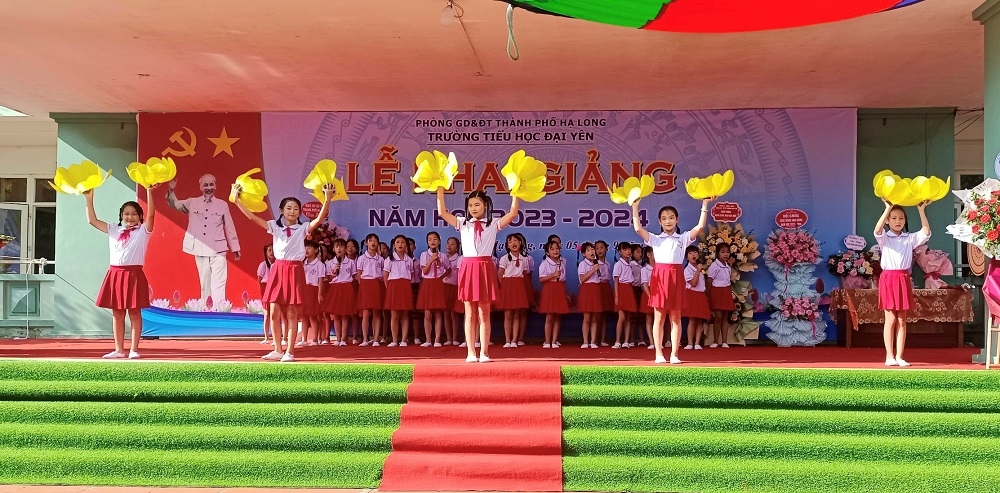 Quảng Ninh: Tưng bừng ngày hội khai trường