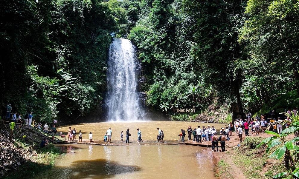 Kon Tum: Hàng trăm nghìn du khách đến tham quan tại Khu du lịch sinh thái Măng Đen