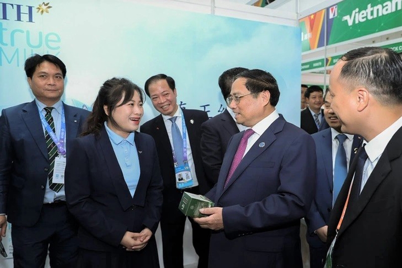 Thủ tướng Phạm Minh Chính khích lệ TH thúc đẩy thương mại trên thị trường tỷ dân tại CAEXPO 2023