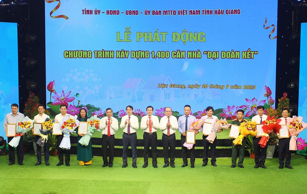 Hậu Giang: Xây dựng 1.400 căn nhà “Đại đoàn kết”