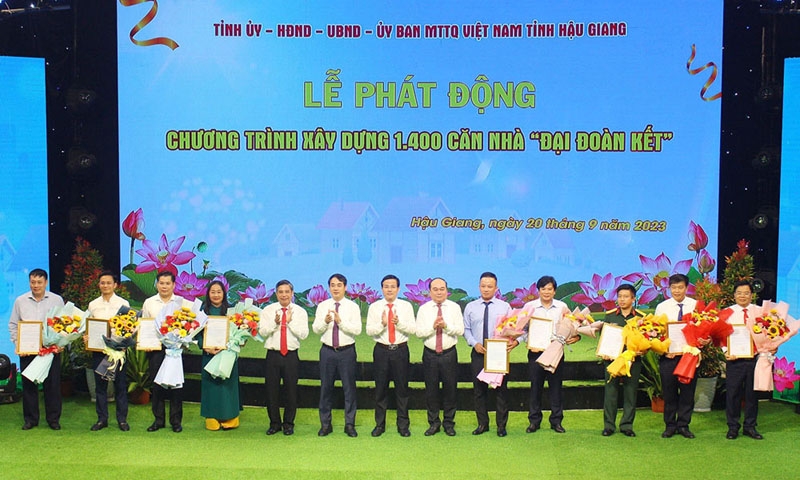 Hậu Giang: Xây dựng 1.400 căn nhà “Đại đoàn kết”