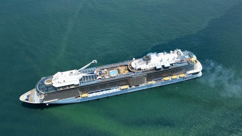 Tàu du lịch Spectrum of the Seas đưa 4.000 khách cập cảng Nha Trang