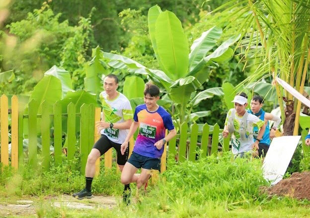 Khánh Hòa: Gần 500 người tham gia chạy marathon và leo núi vì một môi trường xanh