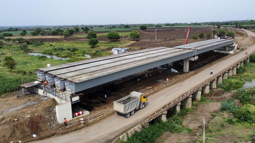 Đồng bằng sông Cửu Long nên làm cầu cạn thay vì khai thác cát biển, tro xỉ để xây dựng đường cao tốc?