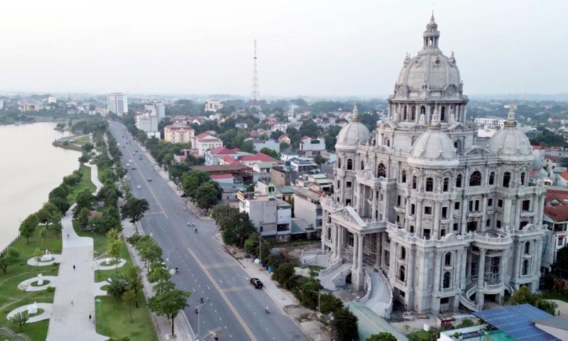 Cận cảnh lâu đài đồ sộ hàng nghìn tỷ đồng trên đất “vàng” Phú Thọ