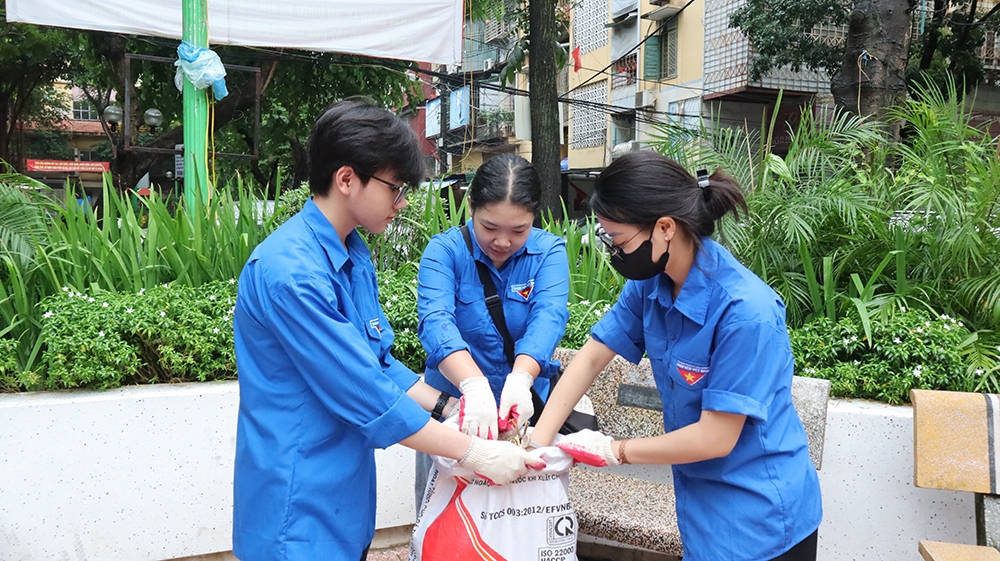 Hà Nội: Phường Vĩnh Phúc phát động ra quân tổng vệ sinh môi trường