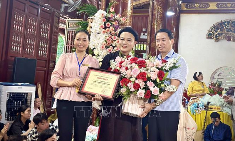 Đền Đông Cuông - Di tích lịch sử quốc gia tưng bừng hoạt động Festival Thực hành tín ngưỡng thờ Mẫu Thượng ngàn và Lễ hội Cơm mới