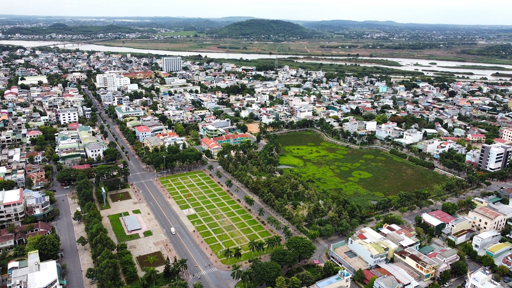 Chủ tịch UBND tỉnh Quảng Ngãi làm việc với UBND thành phố Quảng Ngãi