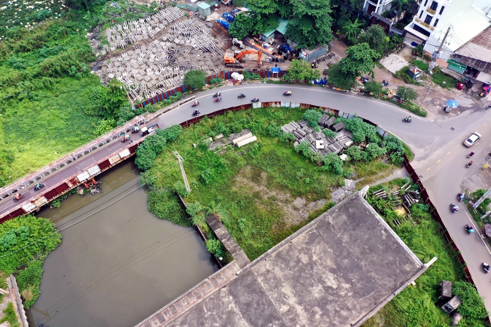 Thành phố Hồ Chí Minh: Dự án cầu Tân Kỳ - Tân Quý nằm phơi nắng phơi mưa hơn 4 năm