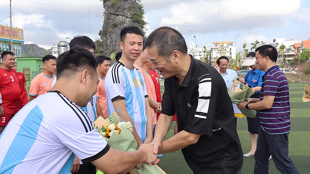 Giao lưu bóng đá giữa Đoàn TN Bộ Xây dựng, Đoàn TN Sở Xây dựng tỉnh Quảng Ninh và Đoàn TN Văn phòng UBND tỉnh Quảng Ninh