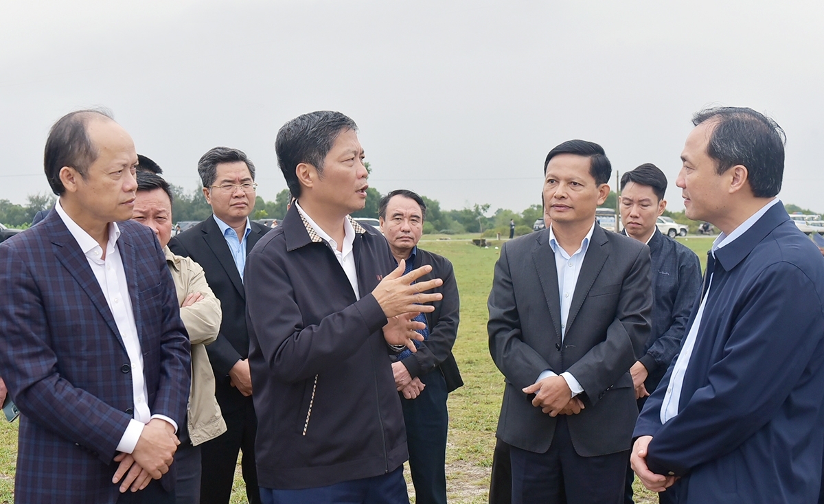 Hà Tĩnh: Trưởng ban Kinh tế Trung ương kiểm tra các công trình, dự án trọng điểm