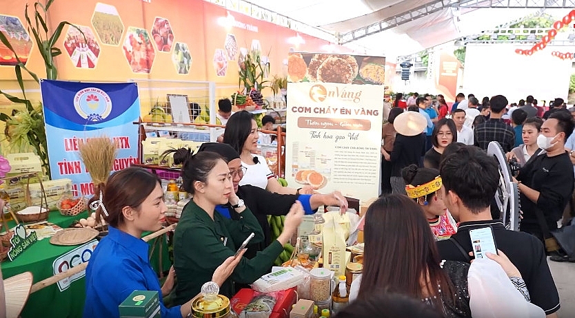 Thái Nguyện: Xúc tiến tiêu thụ gà đồi Phú Bình và các sản phẩm nông nghiệp chủ lực của tỉnh