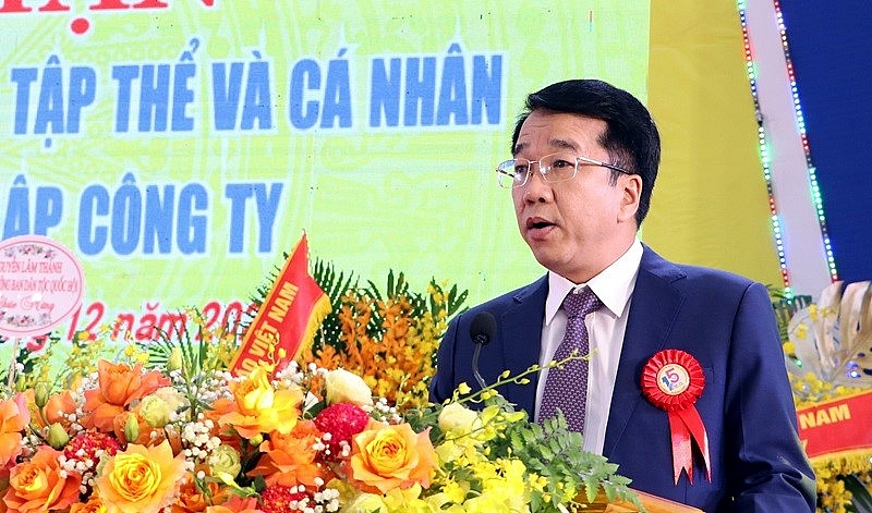 Công ty Cổ phần Đầu tư xây dựng và Khai thác khoáng sản Thăng Long: Đón nhận Huân chương Lao động hạng Ba